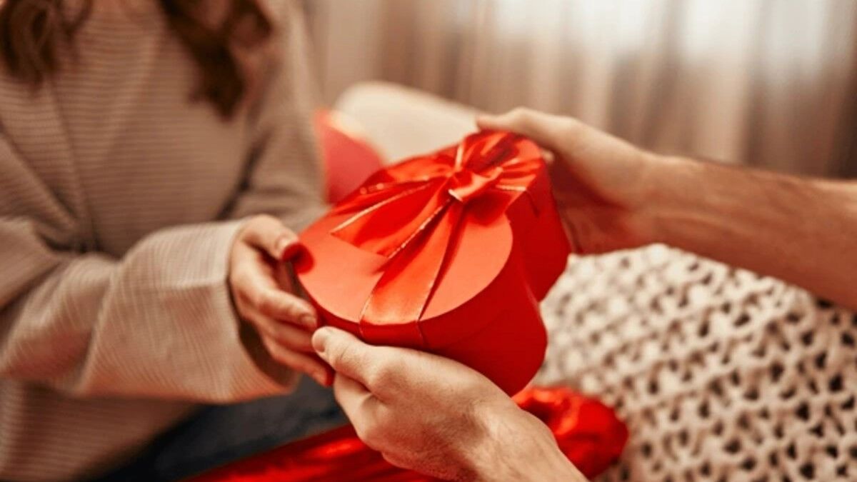 ولنتاین یا ولنتایم: تاریخچه و رسوم عاشقانهترین روز سال