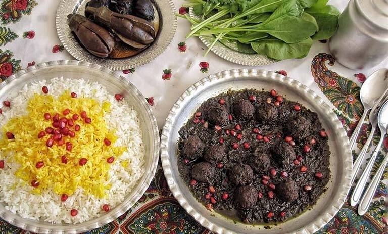 طرز تهیه خورشت اناربیج گیلانی+ نکات خوشمزهتر شدن