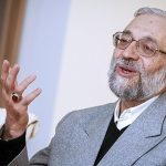 با آدم بی‌سروپا و و بی‌ربطی مذاکره می‌کنیم