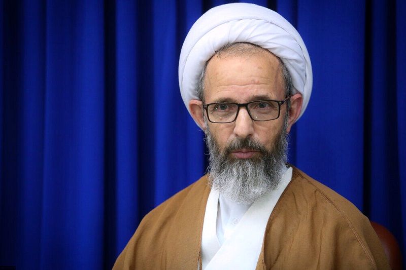 در روایت آخرالزمان آمده است که علم از قم به سراسر جهان انتشار می‌یابد