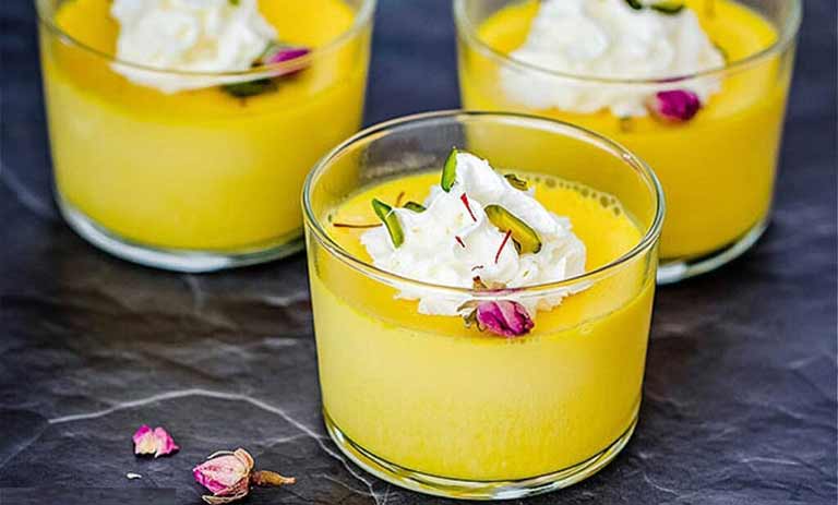 طرز تهیه‌ موس زعفرانی برای عصرانه+ نکات و فوت‌وفن ها