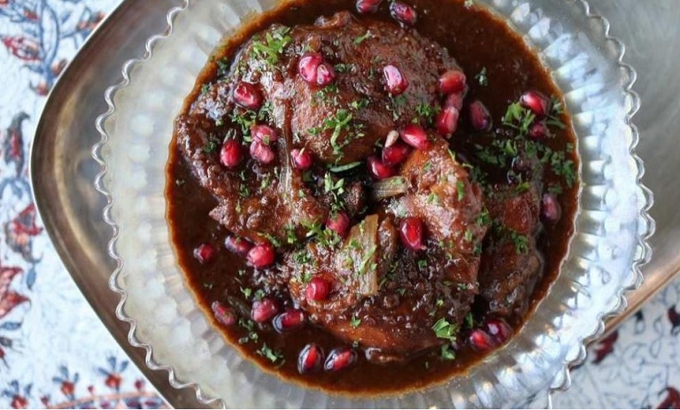 طرز تهیه خورشت انار و بادمجان برای شب یلدا+ نکات و فوتوفن ها
