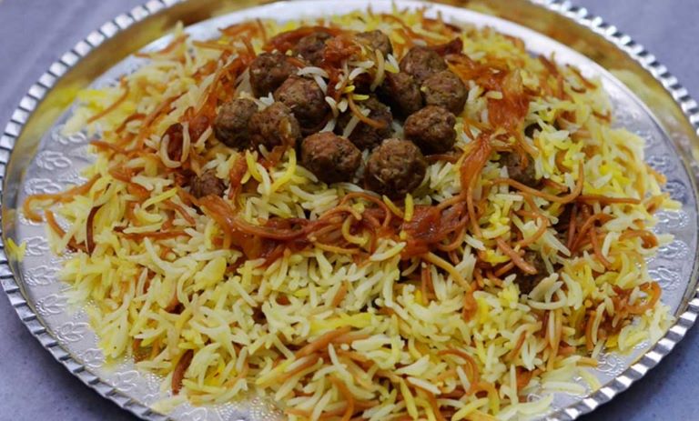 طرز تهیه رشته پلو مجلسی ویژه ناهار+ نکات خوشمزهتر شدن آن