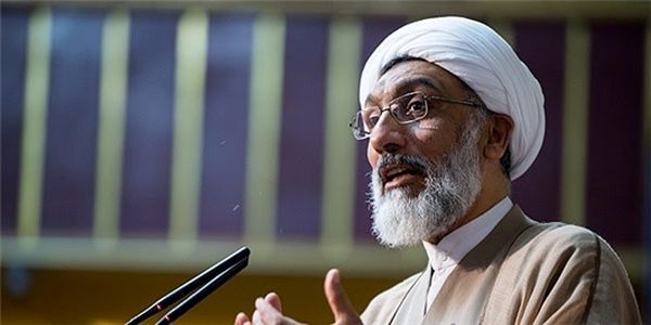 روزی که پورمحمدی در ۵ دقیقه، با لحنی عجیب و ترسناک کوچکزاده را نوازش میکند