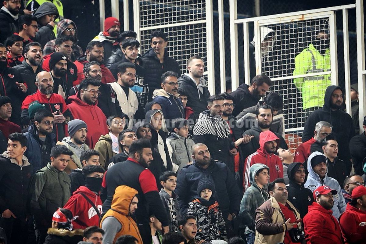 تجمع اعتراضی پرسپولیسیها به خاطر سرمربی جدید