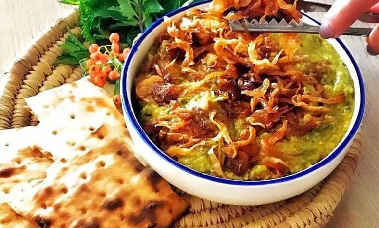 طرز تهیه آش سبزی برای ناهار+ نکات و فوت‌وفن ها