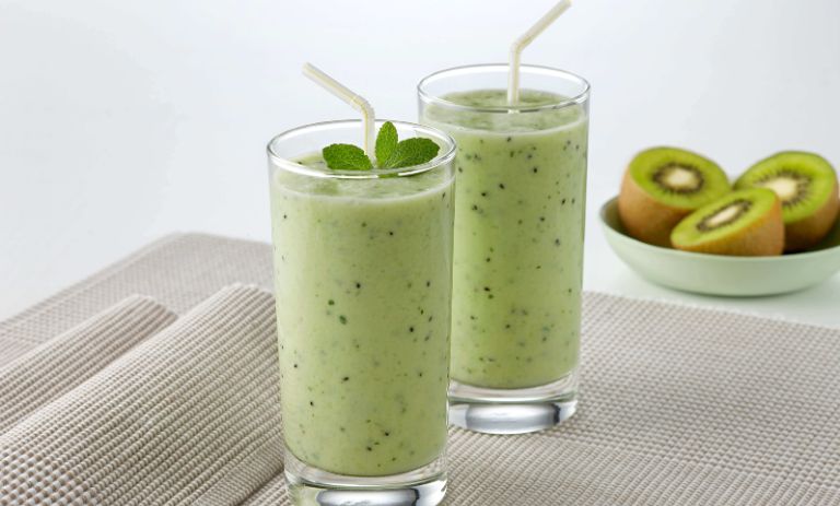 طرز تهیه میلک شیک کیوی+ نکات و فوتوفن ها