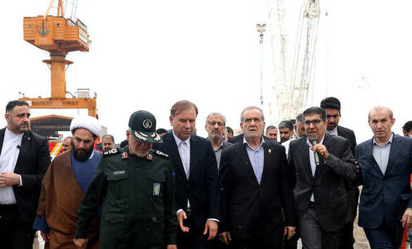 دیدار پزشکیان از شرکت کشتیسازی صدرا