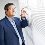 همتی را روی دلار ۱۲۰ هزار تومان استیضاح کنید!