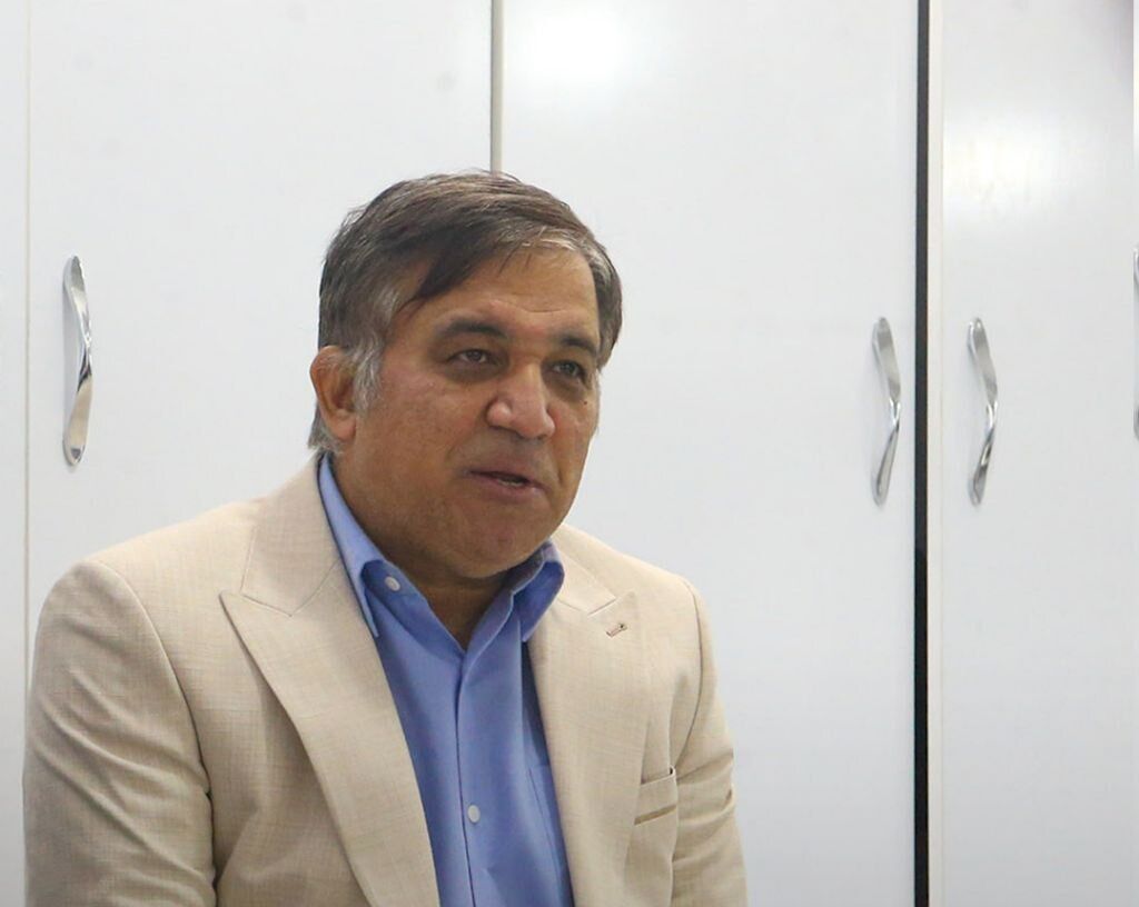 هوادار حق دارد از ما عصبانی باشد