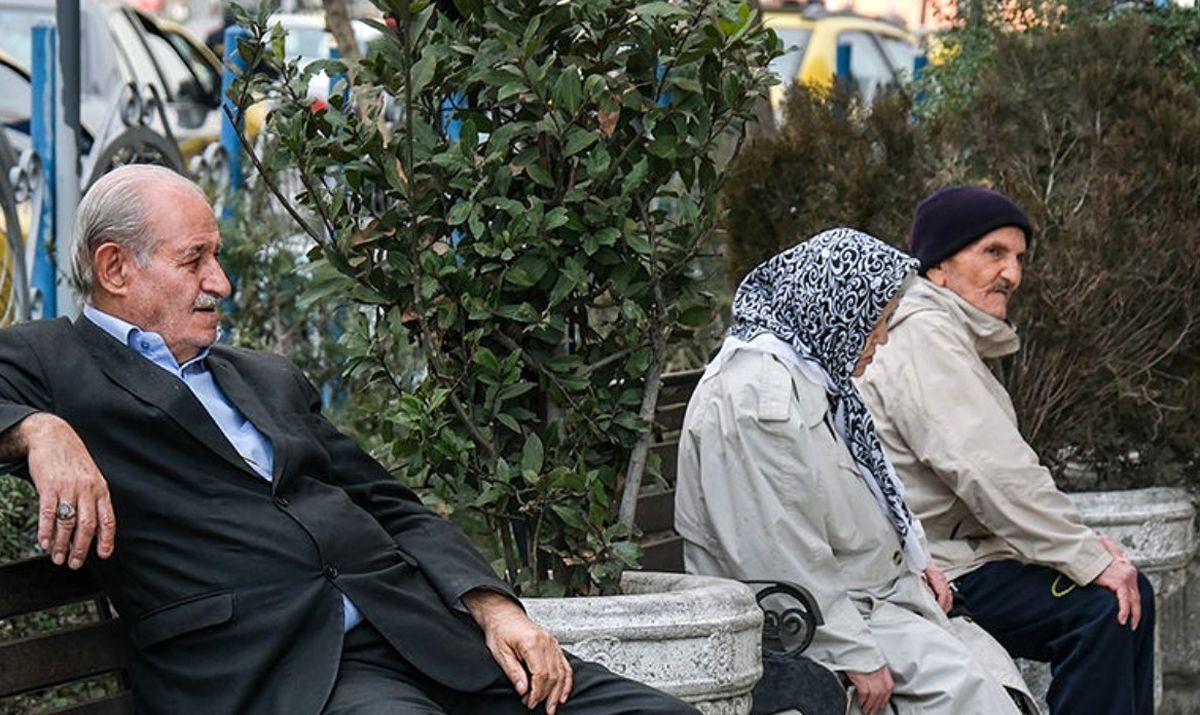 خبر مهم دولت درباره افزایش سن بازنشستگی/ این افراد در ۳۵ سالگی بازنشسته میشوند