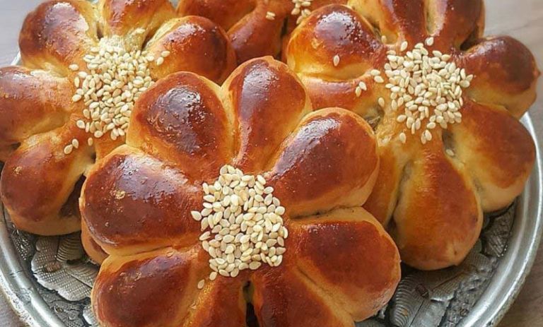 طرز تهیه شیرینی نان‌ خرمایی خوشمزه؛ برای ماه رمضان