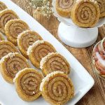 طرز تهیه شیرینی رول بادام زمینی و شکلات برای عید؛ بدون نیاز به فر