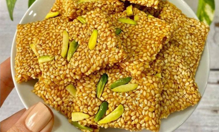 طرز تهیه سوهان کنجدی برای عید؛ پرطرفدار و خوشمزه