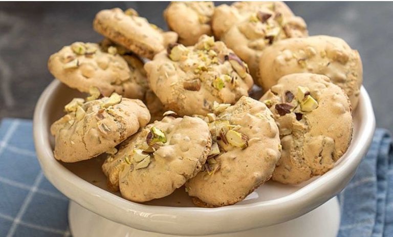 طرز تهیه شیرینی پفکی گردویی؛ پرطرفدار در عید نوروز