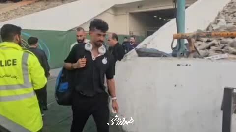 فیلم ورود کاروان استقلال به ورزشگاه آزادی
