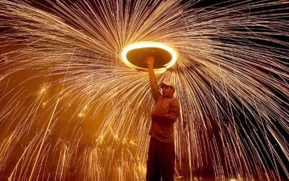 پیام تبریک چهارشنبهسوری ۱۴۰۳ / مجموعه پیامهای عاشقانه، رسمی و دوستانه ویژه سهشنبه ۲۸ اسفند ۱۴۰۳