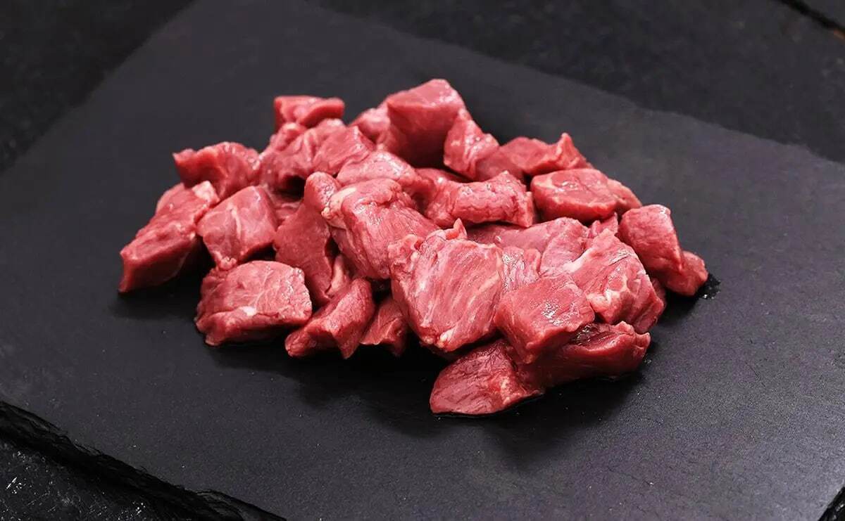 قیمت گوشت قرمز امروز ۸ فروردین ۱۴۰۴ / گوشت قیمهای گوساله چند؟ + جدول