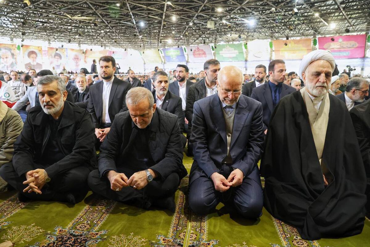 حضور روسای قوای سه‌گانه در نماز جمعه روز قدس + عکس