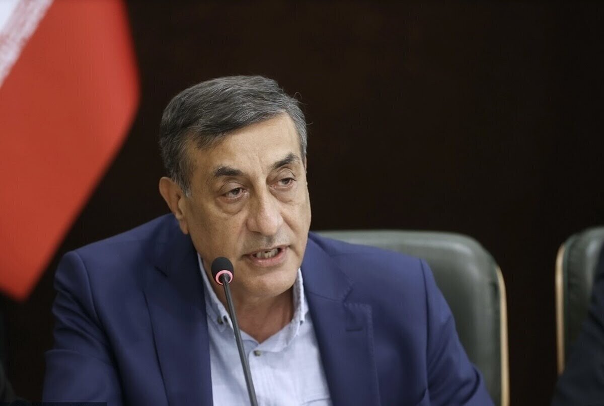 تصاویری از معاون پزشکیان با پوشش متفاوت