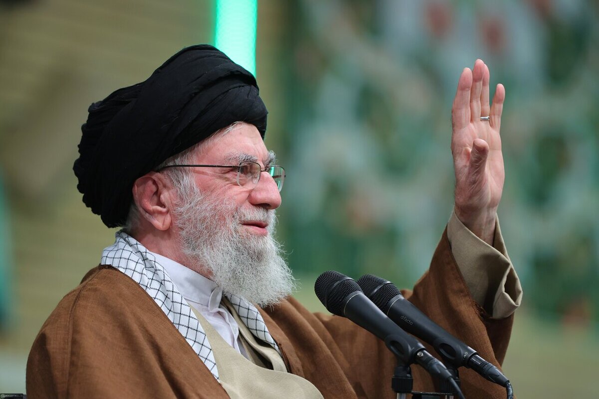 پاسخ قاطع رهبر انقلاب به تهدیدهای ترامپ/ شرارتی انجام گیرد ضربه محکم تری خواهند خورد