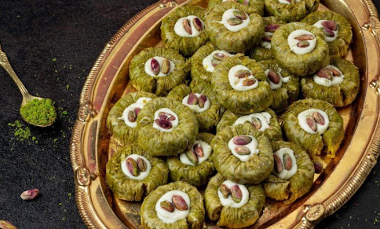 طرز تهیه شیرینی پاشا پسته برای عید؛ به سبک عربی