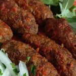 طرز تهیه لقمه تِرونی (کباب قلقلی)؛ غذایی با طعم کهن
