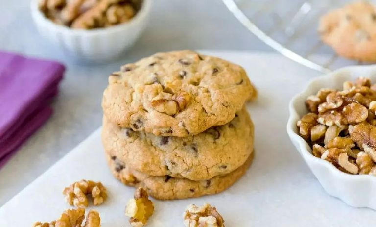 طرز تهیه کوکی گردویی خانگی برای عید نوروز