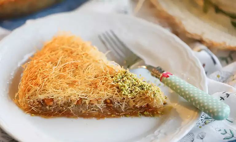 طرز تهیه دسر کادایف گردویی؛ خوشمزه به روش ترکیهای