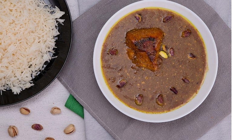 طرز تهیه فسنجان با پسته + نکات و فوتوفن ها