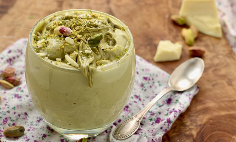 طرز تهیه موس پسته؛ دسر مجلسی خوشمزه