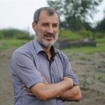 علاقه‌ای به سرمربیگری تیم ملی ندارم/ حاضرم بدون دستمزد هدایت ایران را قبول کنم/ تمام پولم را به شیرخوارگاه آمنه بدهید