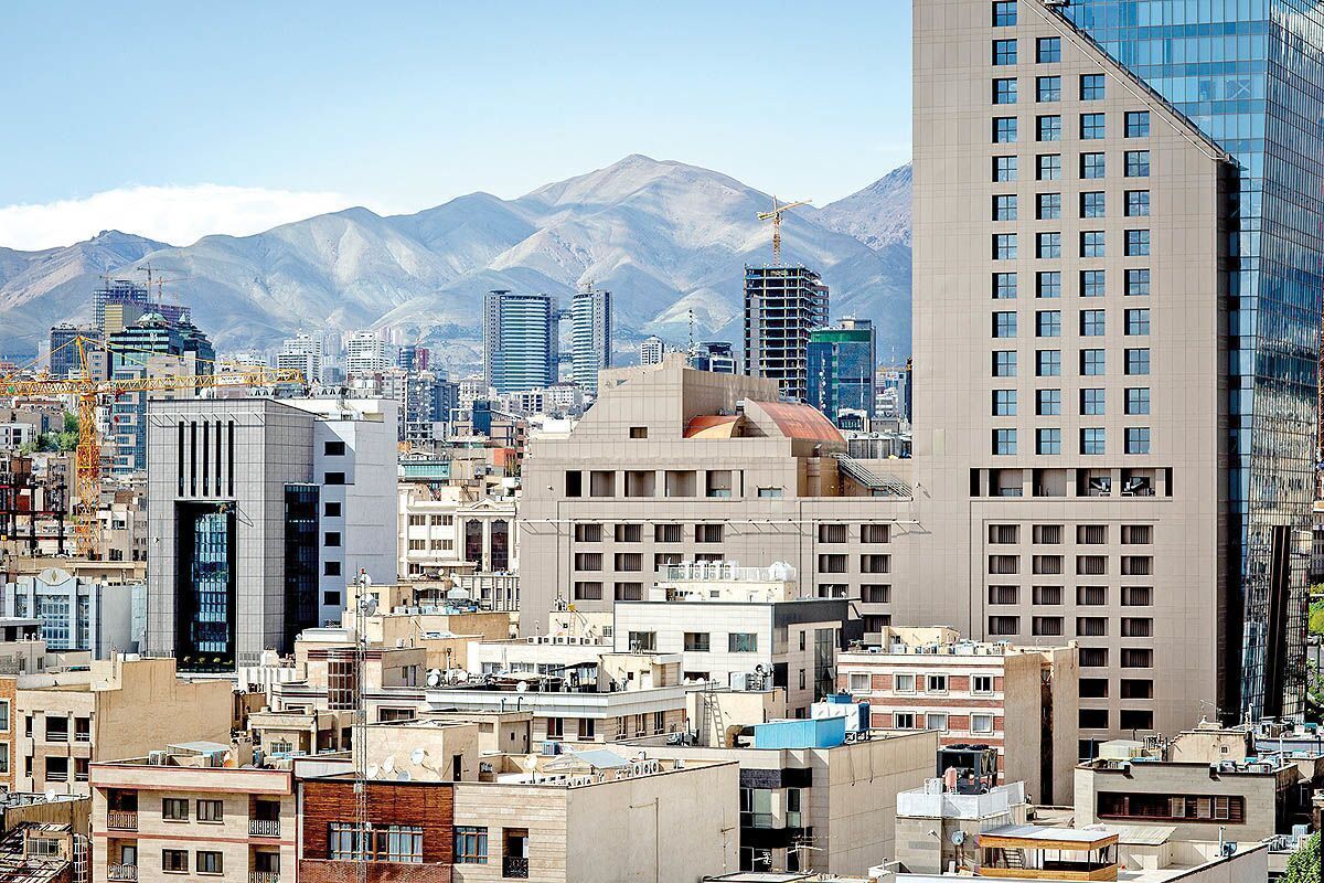 بحران مسکن با حضور فعالان اقتصادی حل می شود