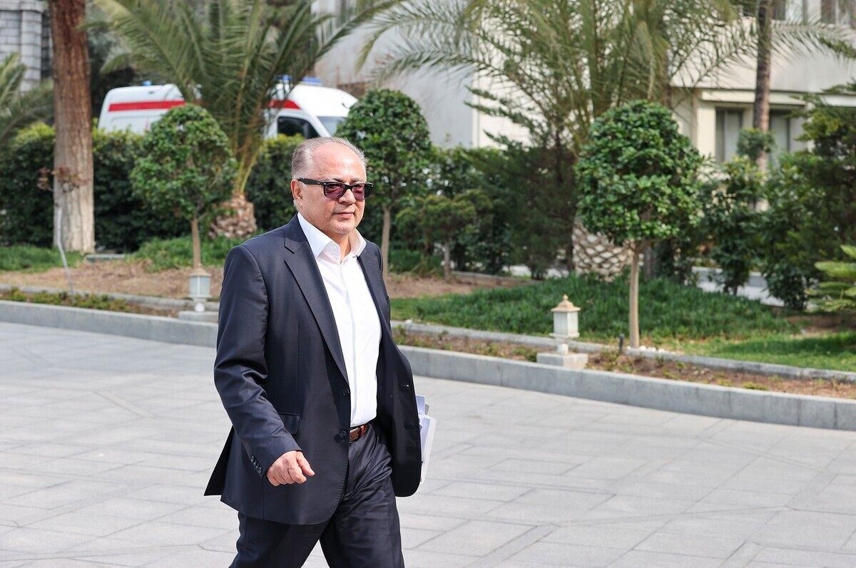حواشی یک سفر جنجالی؛ پسِ پشتِ درخواست برکناری شهرام دبیری