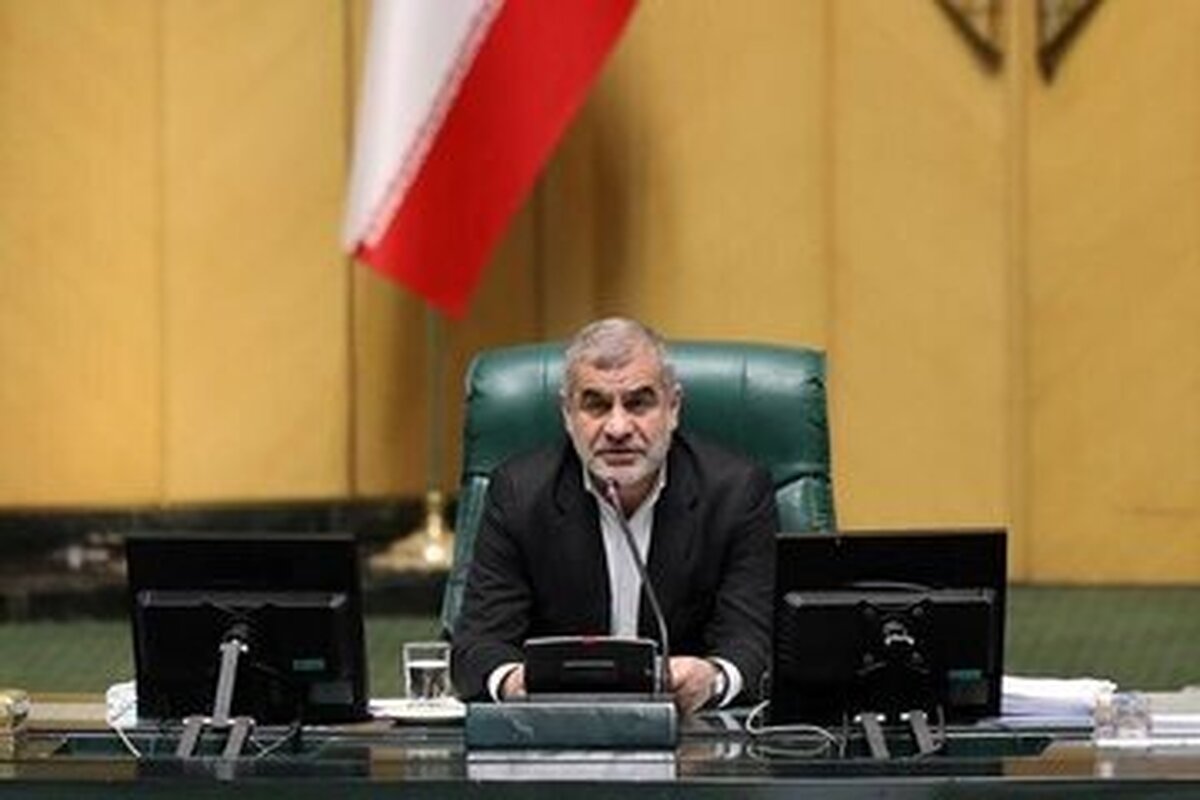 رهبر انقلاب زمین بازی را برای کل جهان مشخص میکند