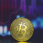 افت تورم آمریکا و سایه سنگین تنش‌های تجاری؛ چرا بیت‌ کوین بی‌تفاوت ماند؟