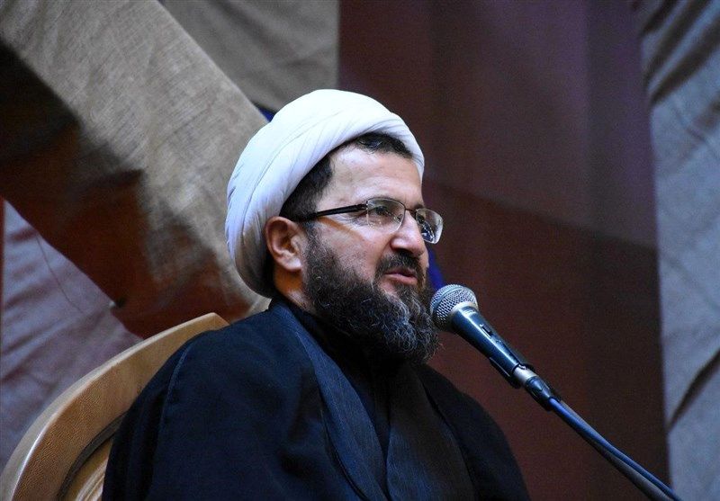 سخنان حجتالاسلام ماندگاری در پاسخ به فرد معترض در مسجد جمکران