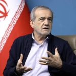 پزشکیان:هرکس می‌تواند مشکلات مردم را حل کند این گوی و این میدان