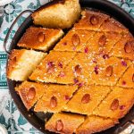 طرز تهیه کیک بسبوسه عربی با آرد سمولینا؛ کیک خیس مصری