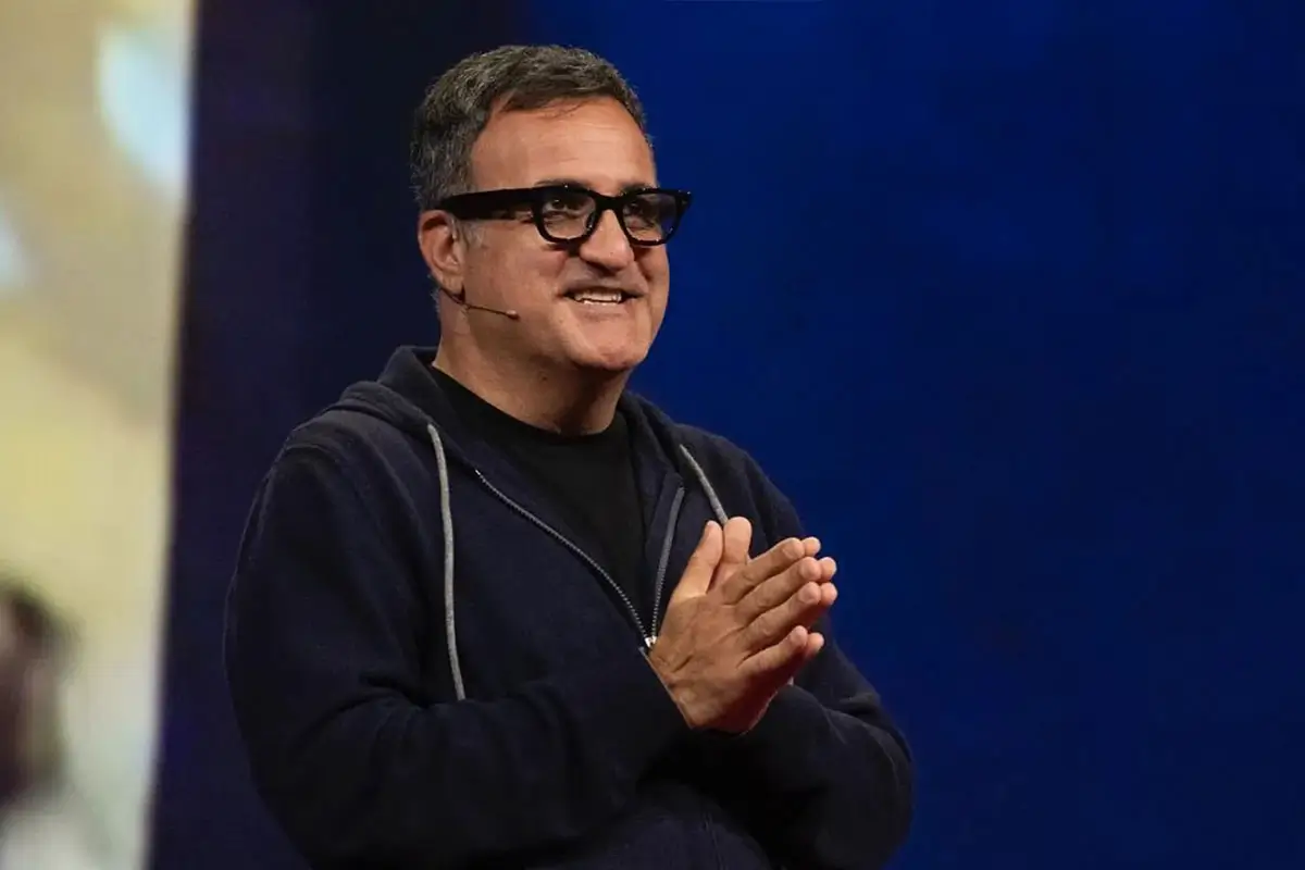 نمونه اولیه عینک هوشمند گوگل در یک رویداد TED به نمایش درآمد
