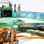 توقیف شناور حامل سوخت قاچاق توسط نیروی دریایی سپاه