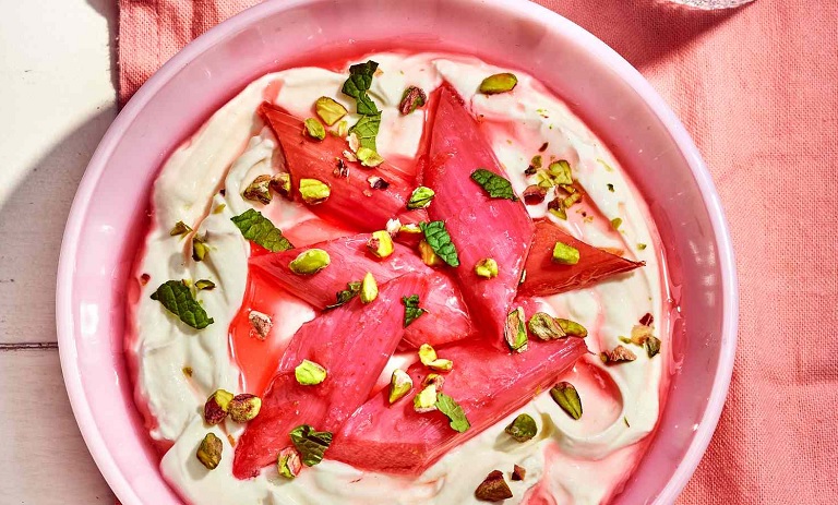 طرز تهیه دسر ریواس و ماست؛ یک انتخاب خنک و خوشمزه