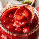 طرز تهیه کمپوت توت فرنگی با ماندگاری بالا