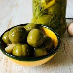 طرز تهیه ترشی گوجه سبز+ نکات کپک نزدن آن
