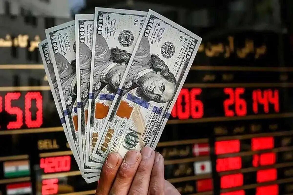 فراز و فرود دلار در کانال ۸۰ هزار تومان/ بازار ارز آرام میگیرد؟
