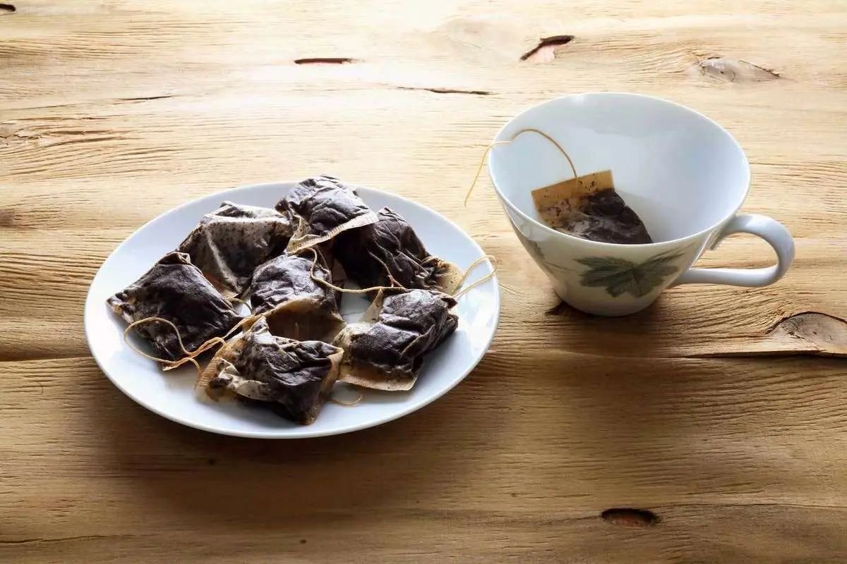 فوت و فن خانهداری؛ ۱۰ روش برای استفاده مجدد از چای کیسهایهای مصرف شده