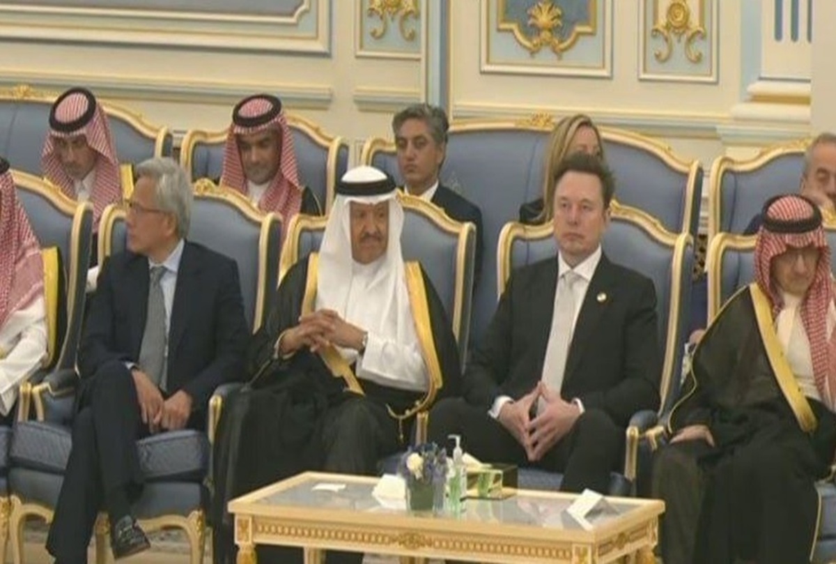 احوال پرسی ایلان ماسک با بن سلمان/ سفر ماسک همراه با ترامپ + فیلم