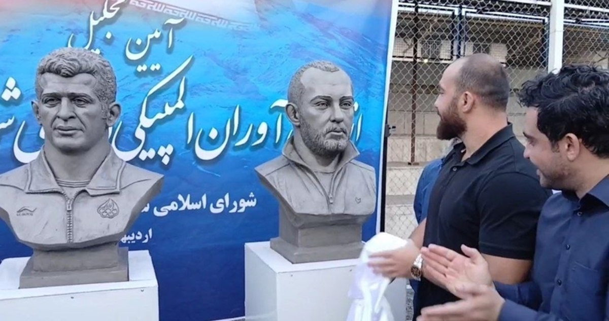 دلخوری قهرمان کشتی ایران از مجسمهاش/ نصبش نکنید شبیه مغولهاست!
