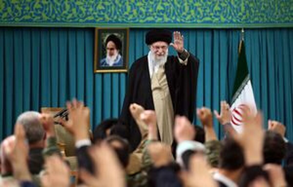 آغاز دیدار جمعی از معلمان با رهبر انقلاب + فیلم
