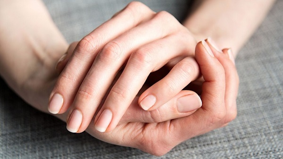 تفاوت علائم کم کاری تیروئید با پرکاری تیروئید+ اینفوگرافیک
